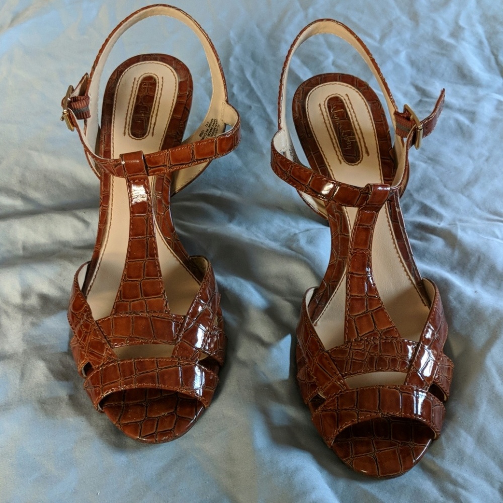 Heeled sandals